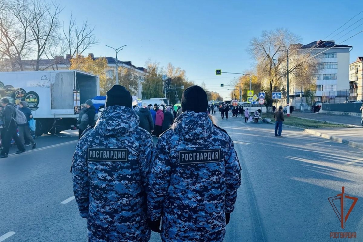 Сотрудники Росгвардии обеспечили безопасность на продовольственной ярмарке в Саранске